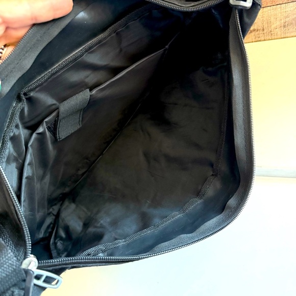 Black Unisex Vintage Y2K 90’s Disney Mickey Mouse Messenger Bag - Picture 7 of 7